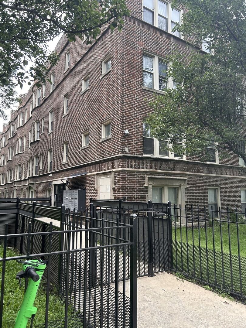 Property Photo: 4400 S Drexel Boulevard 409 IL 60653