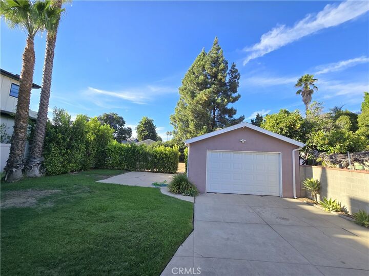 Property Photo: 12329 Emelita CA 91607
