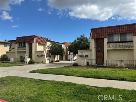 Property Photo:  1130 W Huntington Drive 8  CA 91007 