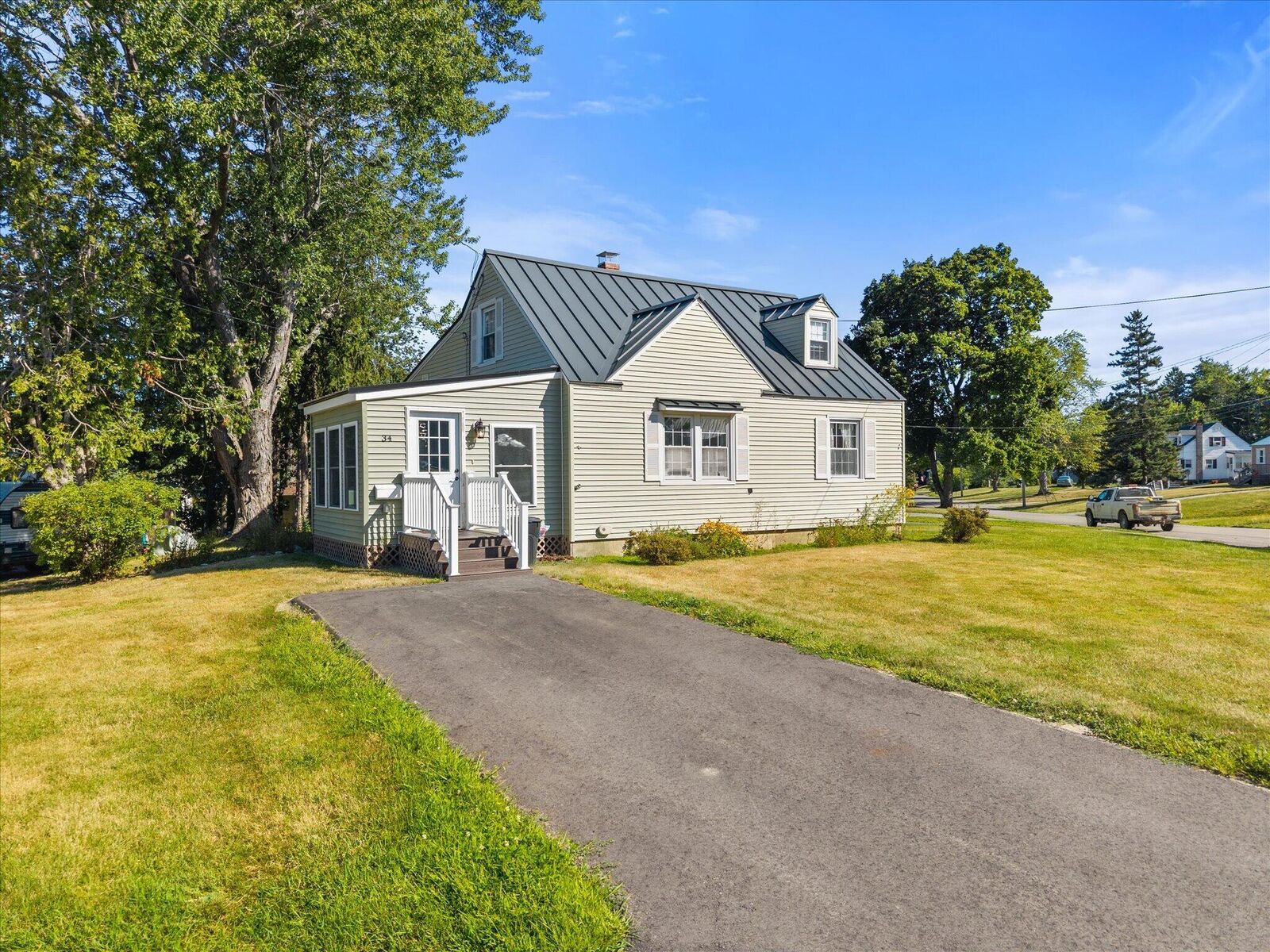 Property Photo:  34 Lincoln Street  ME 04412 
