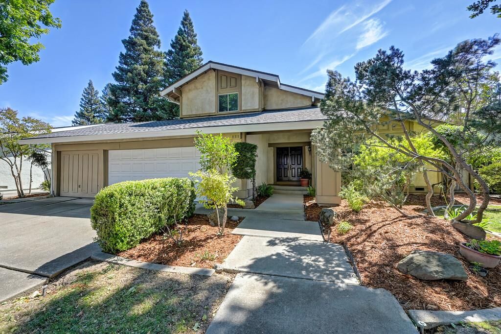 Property Photo: 9 Bliss River Court CA 95831