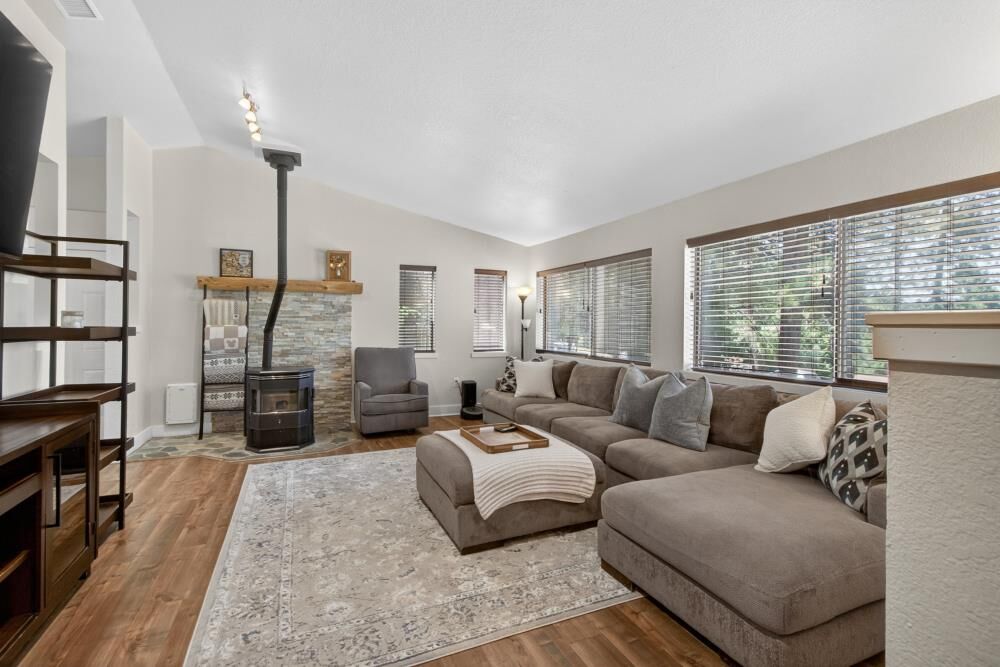 Property Photo:  5621 Daisy Circle  CA 95726 
