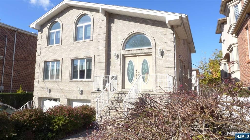 Property Photo:  523 2nd 2fl  NJ 07650 