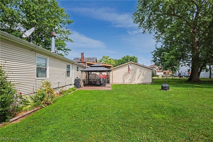Property Photo:  209 Cherry Avenue  OH 44446 