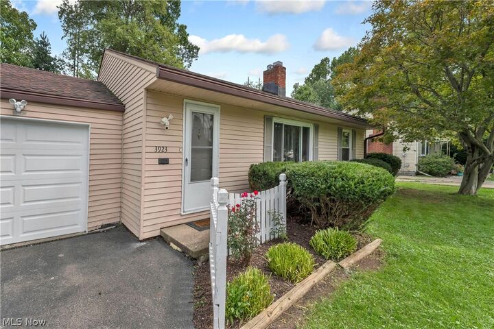 Property Photo:  3923 Arden Boulevard  OH 44511 