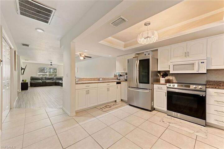 Property Photo:  6750 Lone Oak Blvd C  FL 34109 