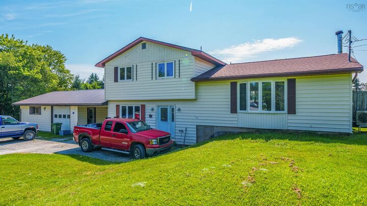 Property Photo: 1 Laura Drive NS B3G 1K3