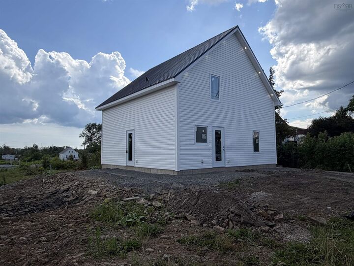 100 Maloney Street — photo 1