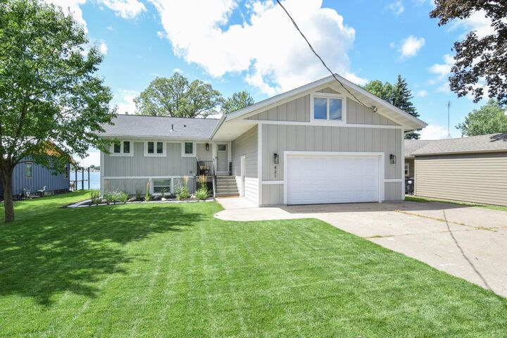 Property Photo:  421 Shoreacres Drive  MN 55309 