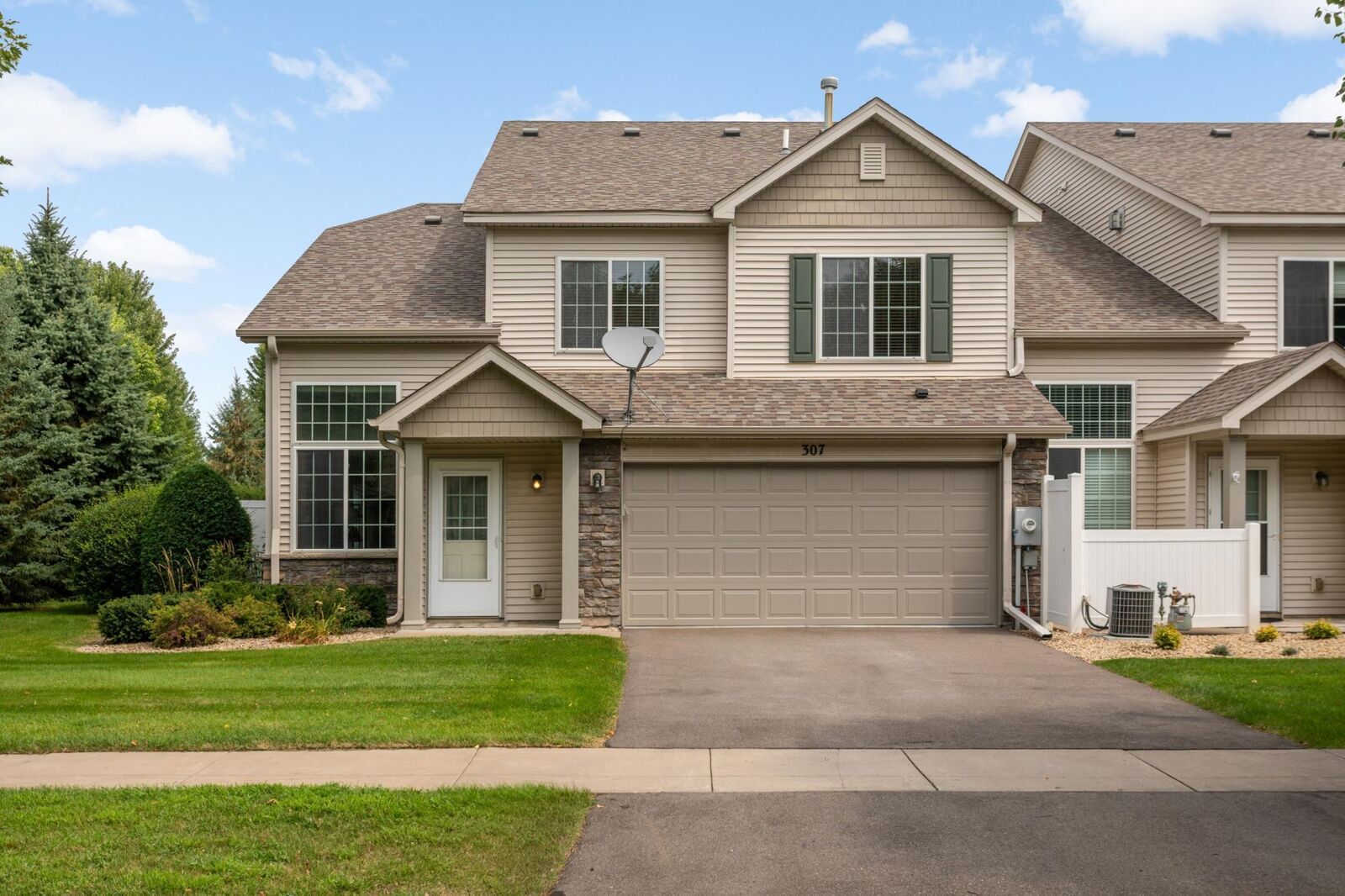 Property Photo:  307 Arrowhead Drive  MN 55014 