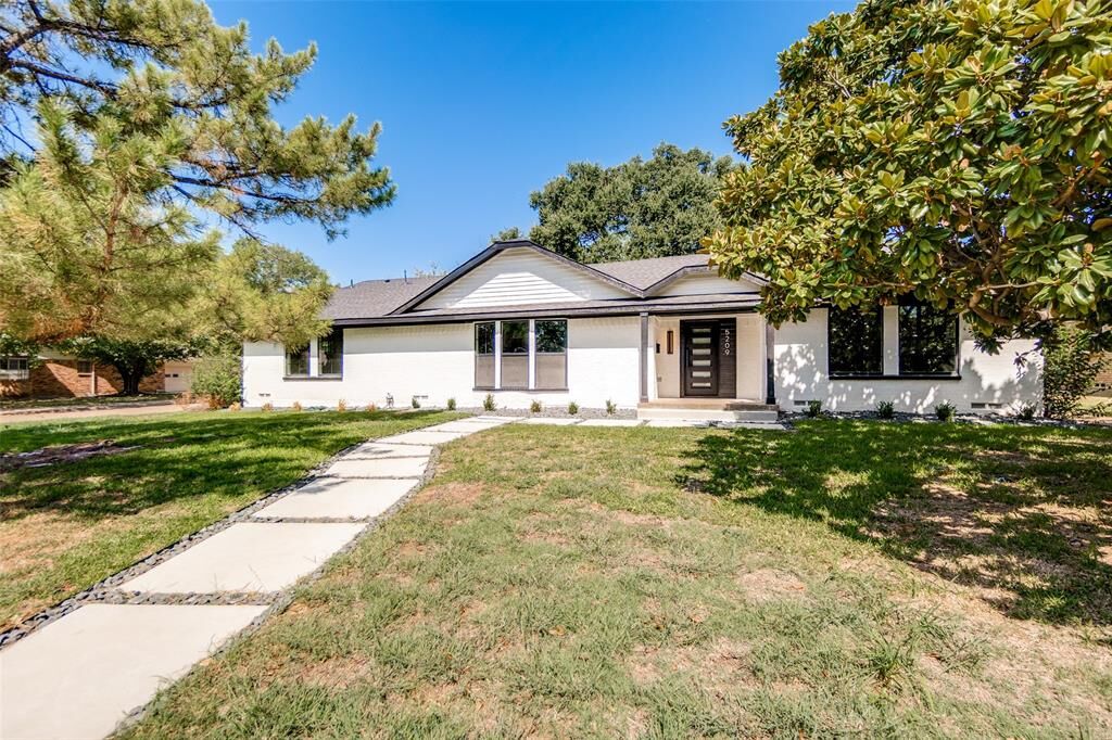 Property Photo: 5209 Breakwood Drive TX 75227