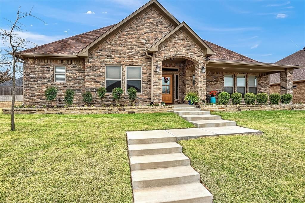 Property Photo: 3818 Sumner Court TX 75090