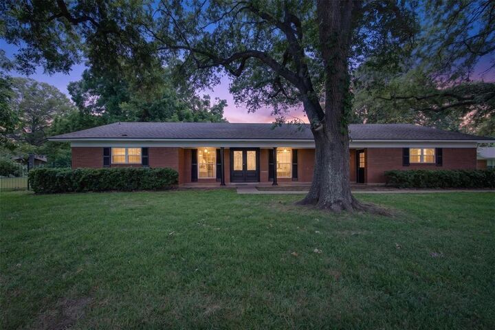 Property Photo:  2224 Brownlee Road  LA 71111 