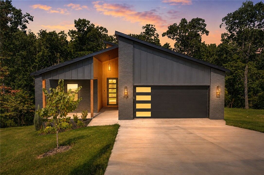 Property Photo:  19 Dumfries Lane  AR 72715 