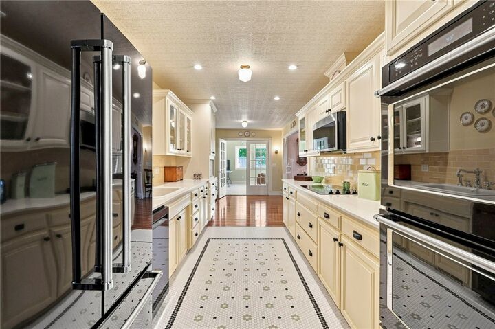 Property Photo:  2505 W Orleans Drive  AR 72758 