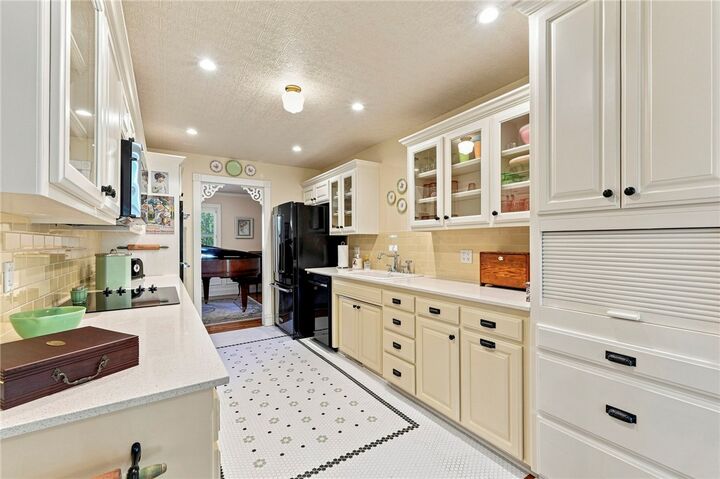 Property Photo:  2505 W Orleans Drive  AR 72758 