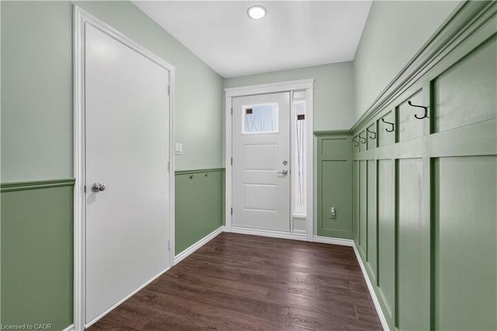 Property Photo:  66 Summercrest Drive 3  ON L8K 6G6 
