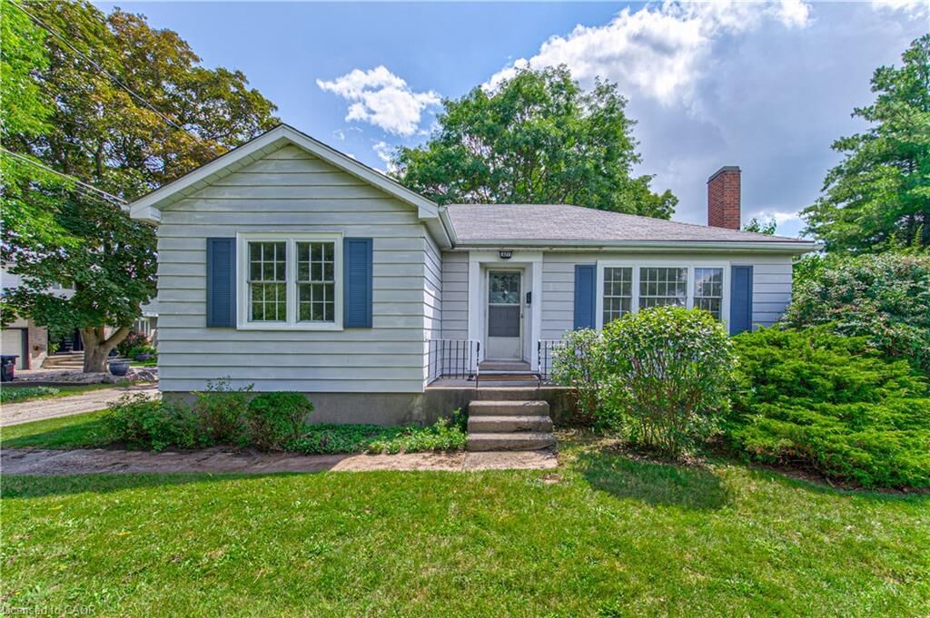 Property Photo:  321 Highland Park  ON N3H 3H8 