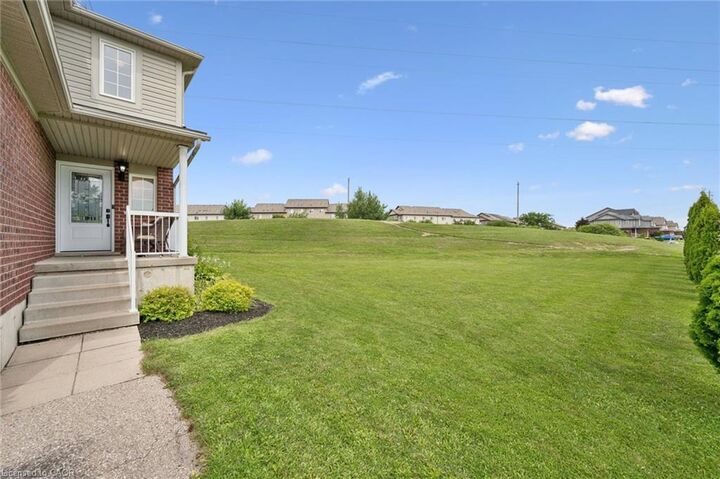 Property Photo:  308 Parkvale Drive  ON N2R 1Y7 