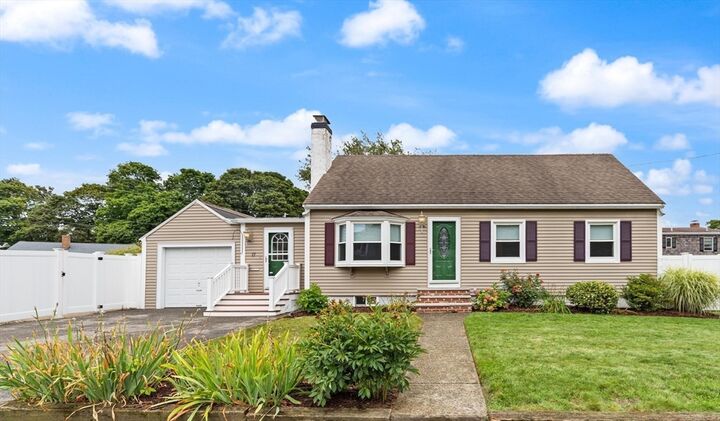 Property Photo:  11 Old Farm Rd  MA 01915 