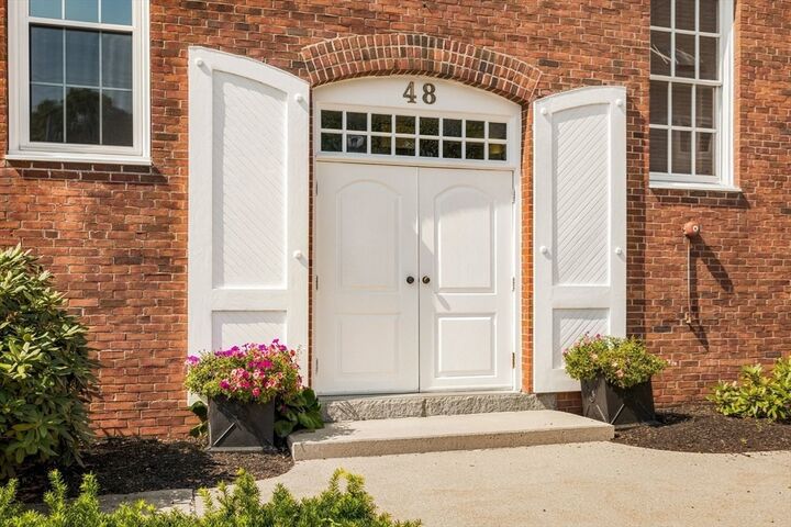 Property Photo:  48 Kent Street 5  MA 01950 
