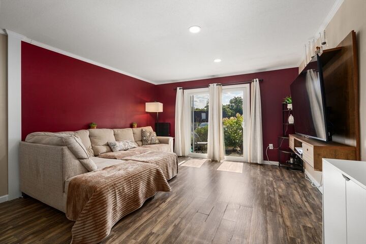 Property Photo:  12 Shadowbrook Ln 3  MA 01757 