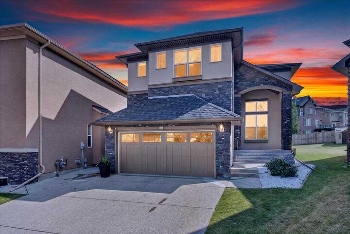 Property Photo: 25 Sherwood Close NW AB T3R 0B3