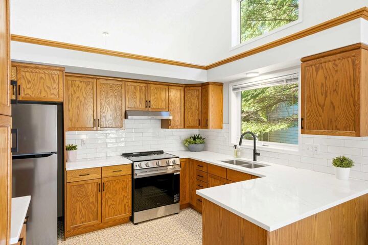 Property Photo:  50 Douglasview Park SE  AB T2G 5T2 