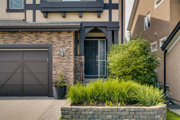 Property Photo:  242 Valley Woods Place NW  AB T3B 6A3 