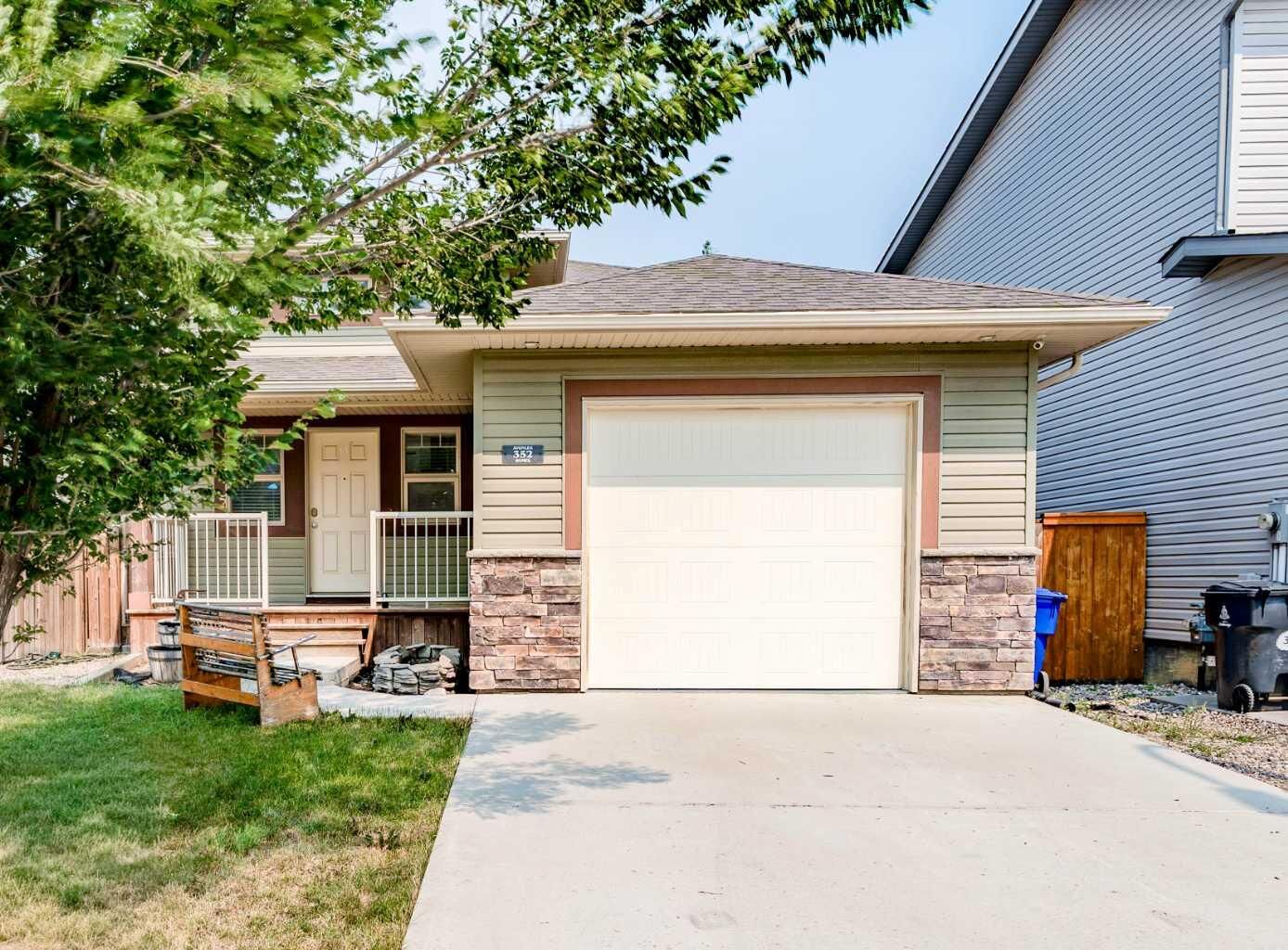 Property Photo: 352 Crocus Terrace W AB T1J 5J3