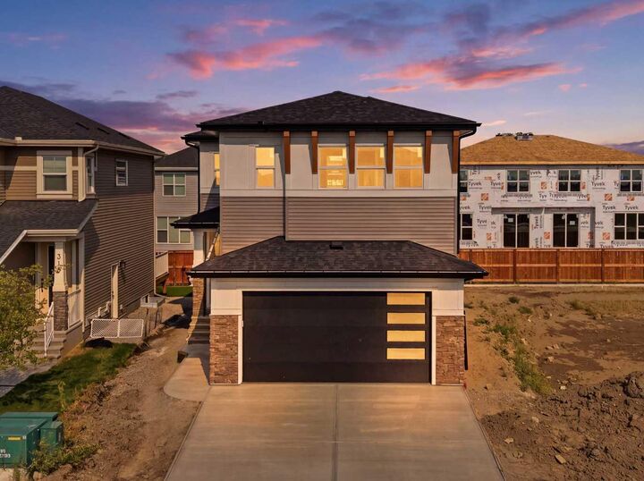 319 Kinniburgh Loop — photo 1