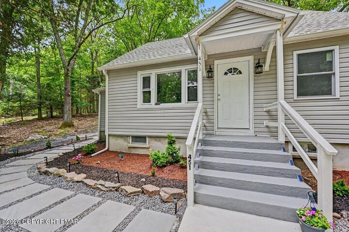 Property Photo:  451 Wooddale Road  PA 18302 