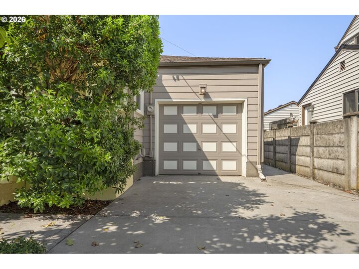 Property Photo: 3829 NE 73rd Ave OR 97213