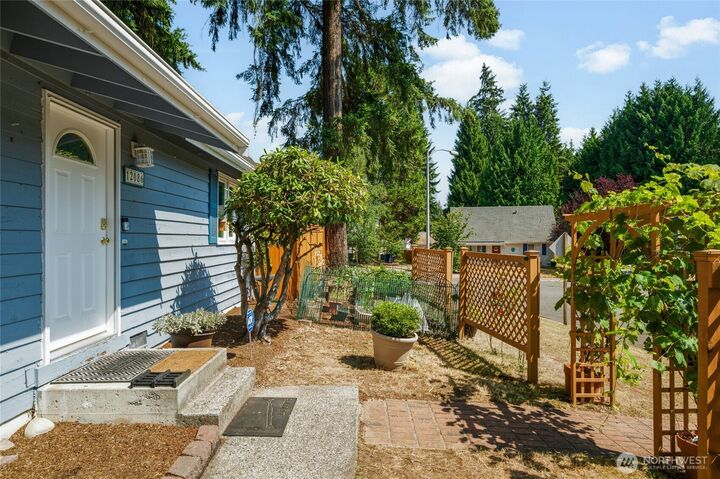 Property Photo:  12086 NE 137th Court  WA 98034 