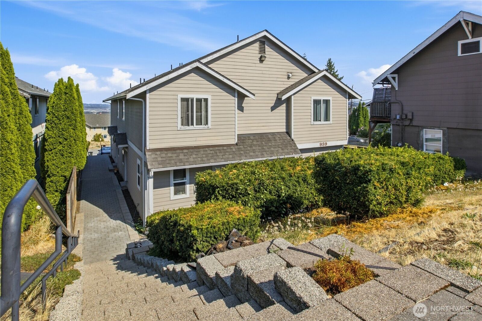 Property Photo:  1939  I Street B  WA 98405 