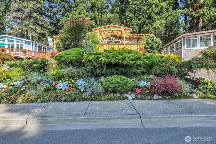 Property Photo:  4303  77th Place NW  WA 98271 