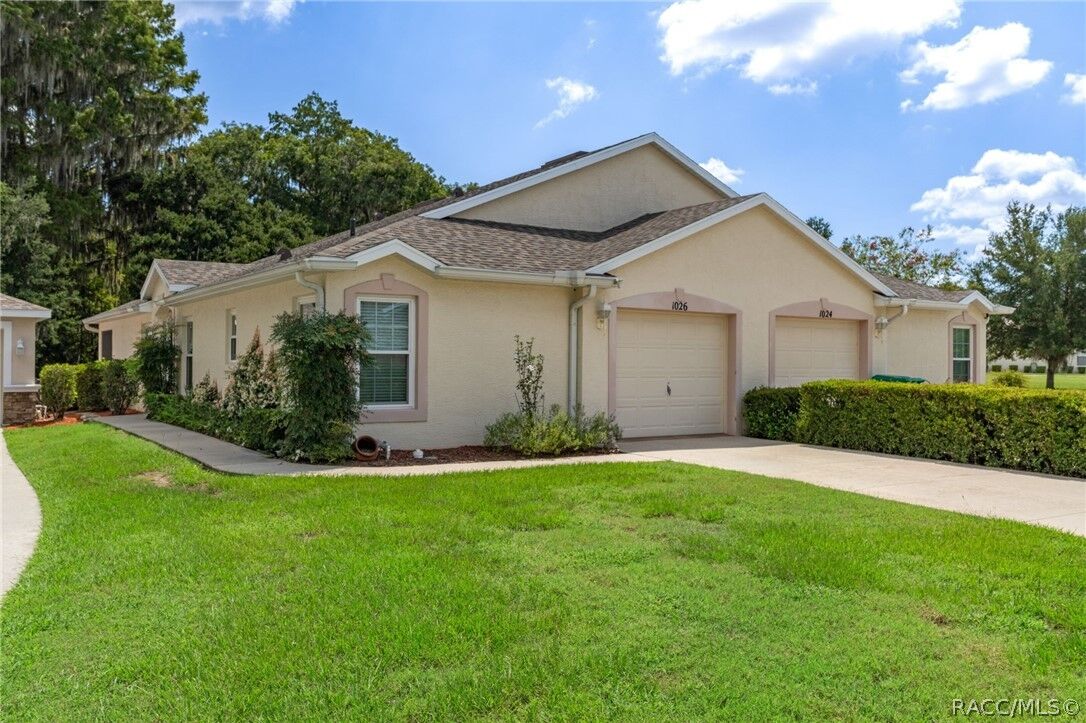 Property Photo:  