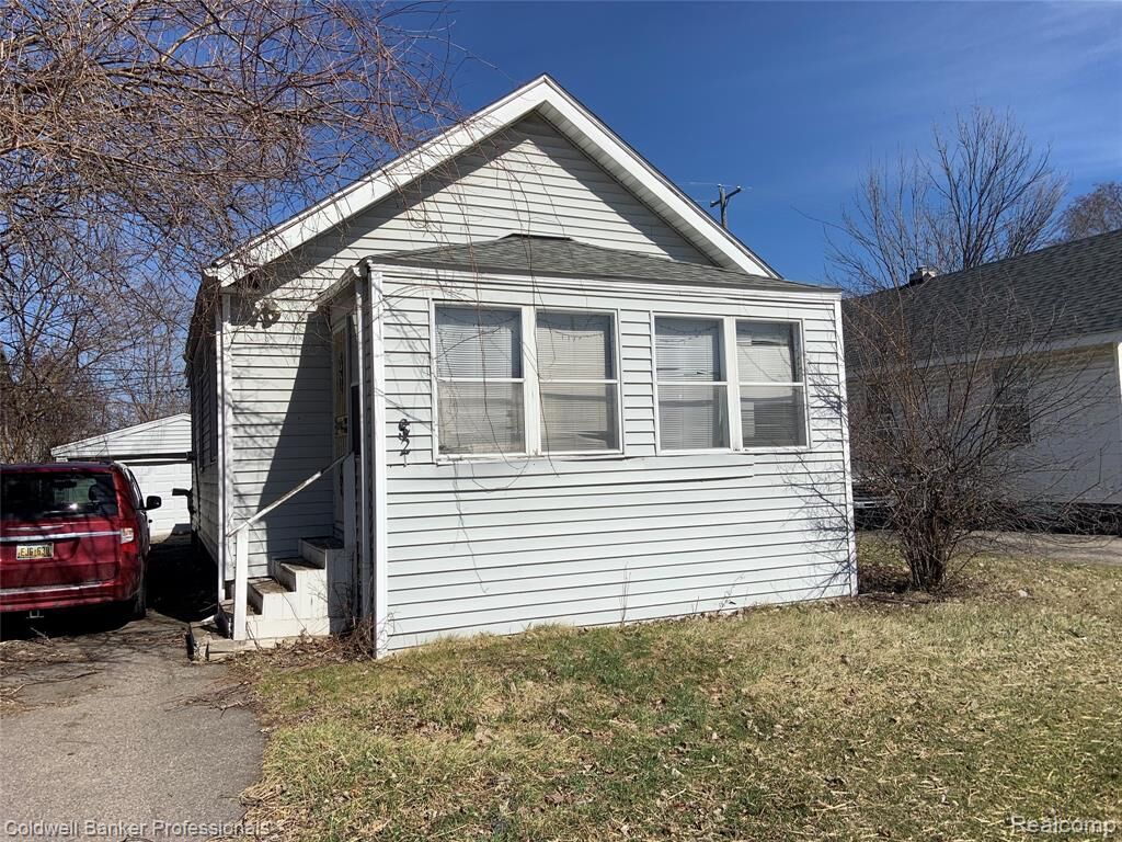Property Photo:  3521 Davison Road  MI 48506 