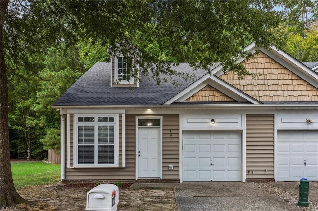 Property Photo:  401 Dorothy Dr  VA 23692 