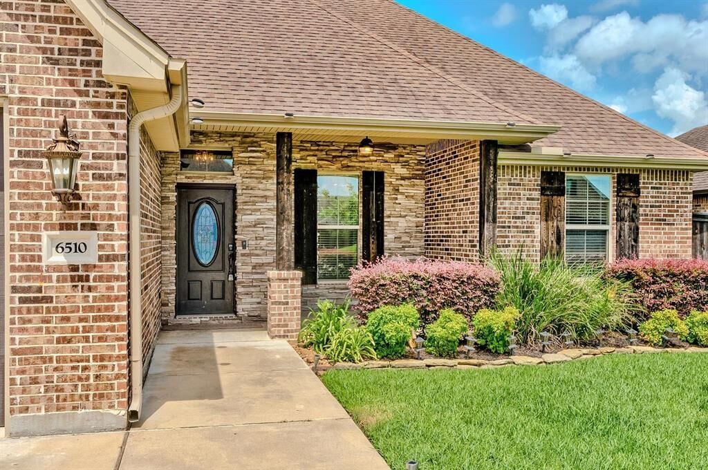 Property Photo:  6510 Georgetown Lane  TX 77657 
