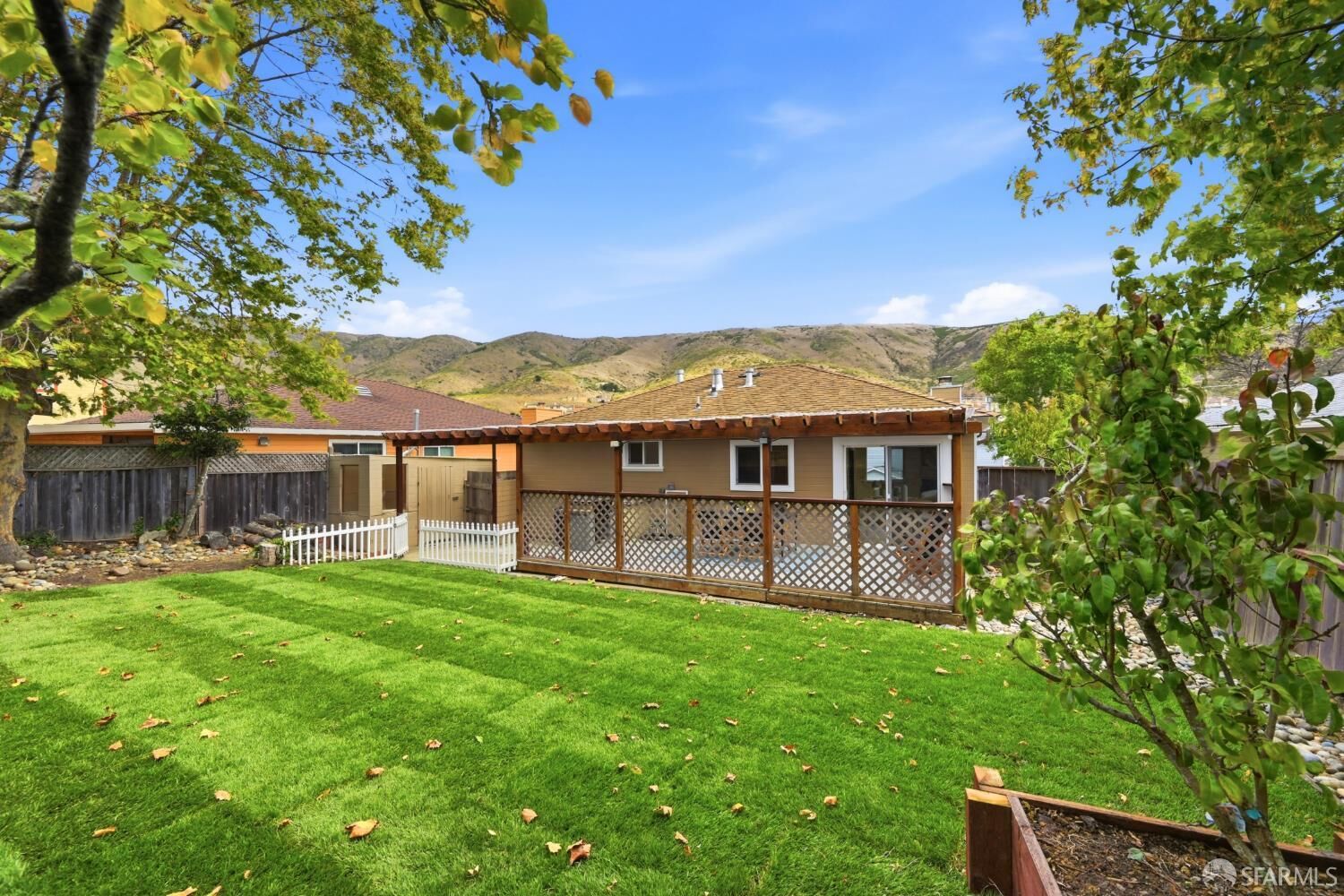 Property Photo:  525 Larch Avenue  CA 94080 