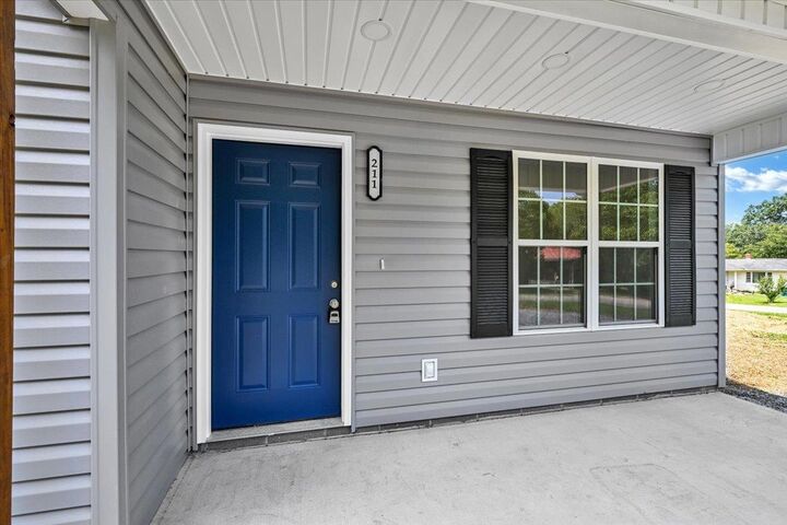 Property Photo:  211 Dean Ave  AL 35077 