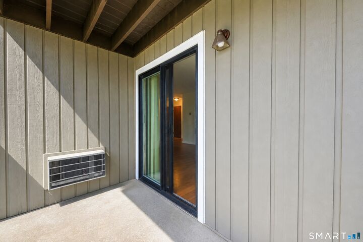 Property Photo:  20 Leslie Road B  CT 06606 