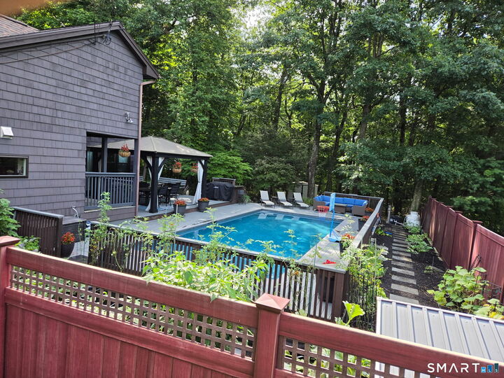 Property Photo:  11 Coach Hill  CT 06811 
