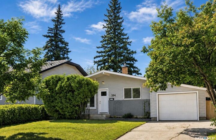 Property Photo:  504 Leslie Avenue  SK S7H 2Z1 