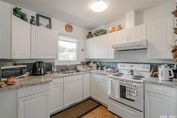Property Photo: 127 107th Street W SK S7N 1P2