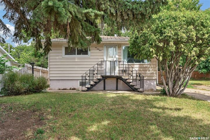 Property Photo: 1054 Stadacona Street W SK S6H 2B2