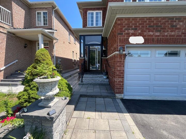 Property Photo: 3570 Fountain Park Avenue ON L5M 7G1