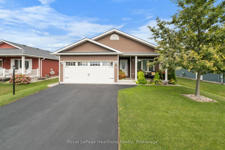 8 Windward Way N — photo 1