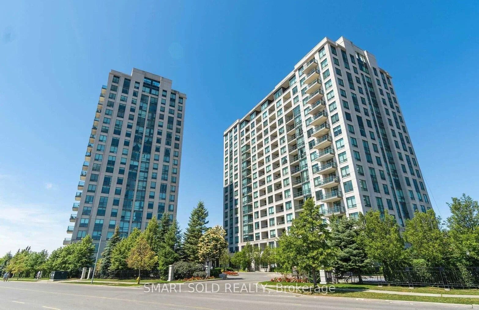 Property Photo:  100 Promenade Circle 1508  ON L4J 7W7 